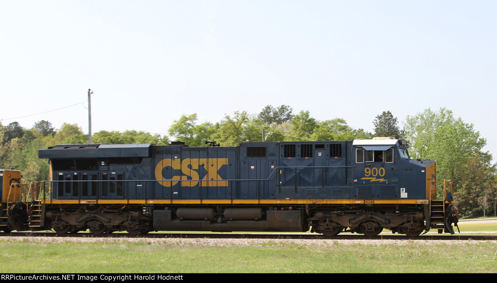 CSX 900